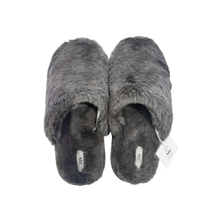 სახლის თბილი ჩუსტი